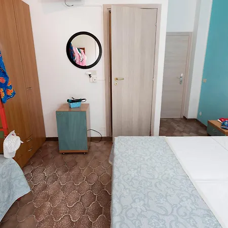 G House Hotel 2*