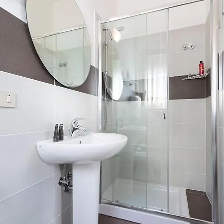G House Hotel 2*