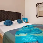 G House Hotell 2*