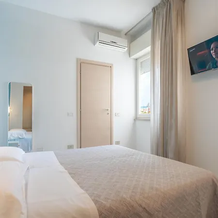 G House فندق ريميني