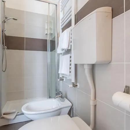 G House فندق ريميني
