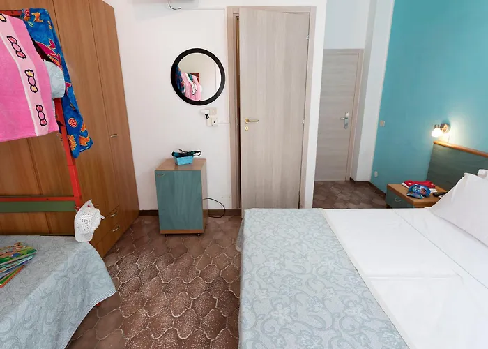 G House מלון 2*