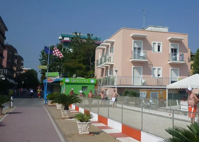 G House מלון 2*